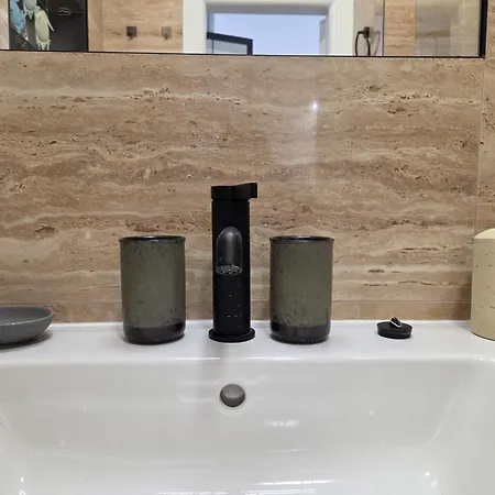 Lägenhet Neu 2025 Emila Romana Boutique- Modernes Luxury Living *