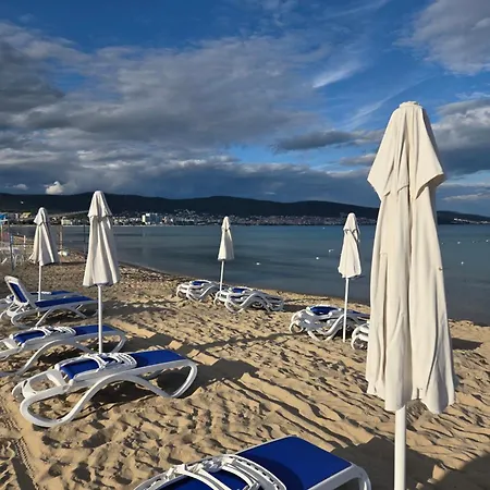 Neu 2025 Emila Romana Boutique- Modernes Luxury Living Lägenhet