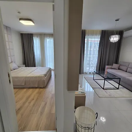 アパート Neu 2025 Emila Romana Boutique- Modernes Luxury Living サニービーチ