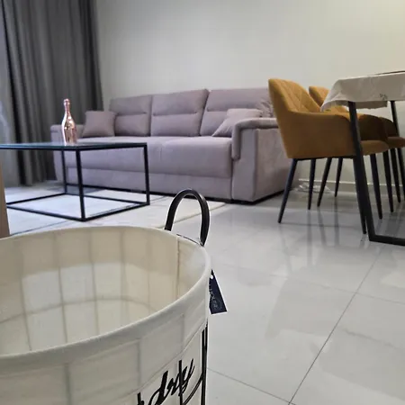 Neu 2025 Emila Romana Boutique- Modernes Luxury Living アパート サニービーチ