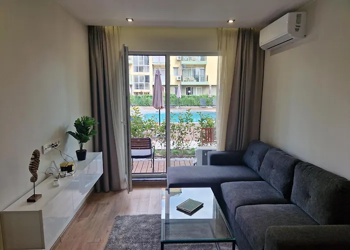 Neu 2025 Emila Romana Boutique- Modernes Luxury Living Слънчев бряг