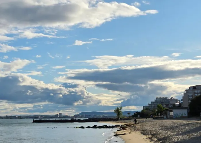 Neu 2025 Emila Romana Boutique- Modernes Luxury Living Слънчев бряг